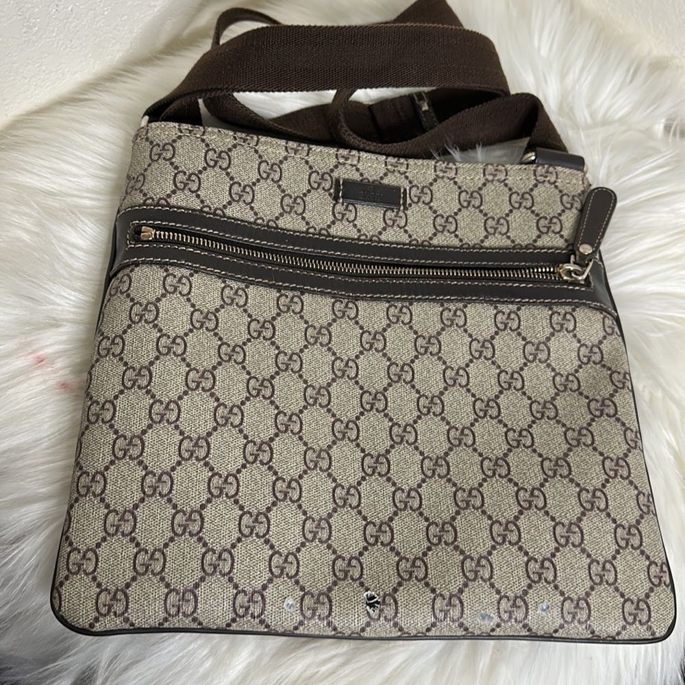 💯Authentic Gucci Crossbody Flat Messenger Bag🍀 - Picture 6 of 15